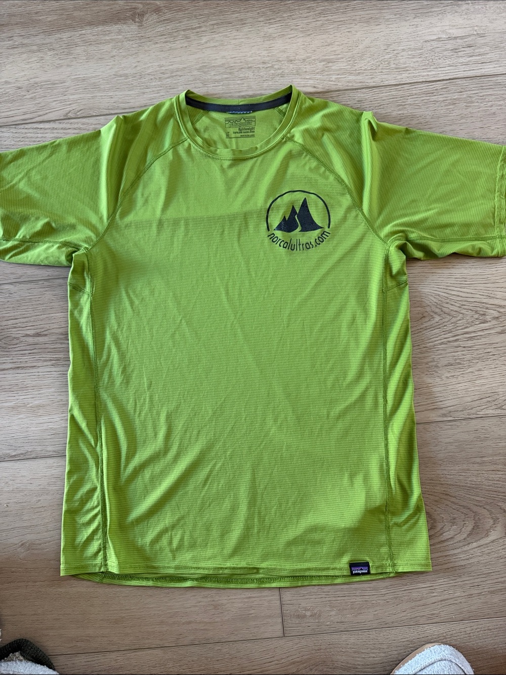 Patagonia Men's Green Short Sleeve baselayer lightweight